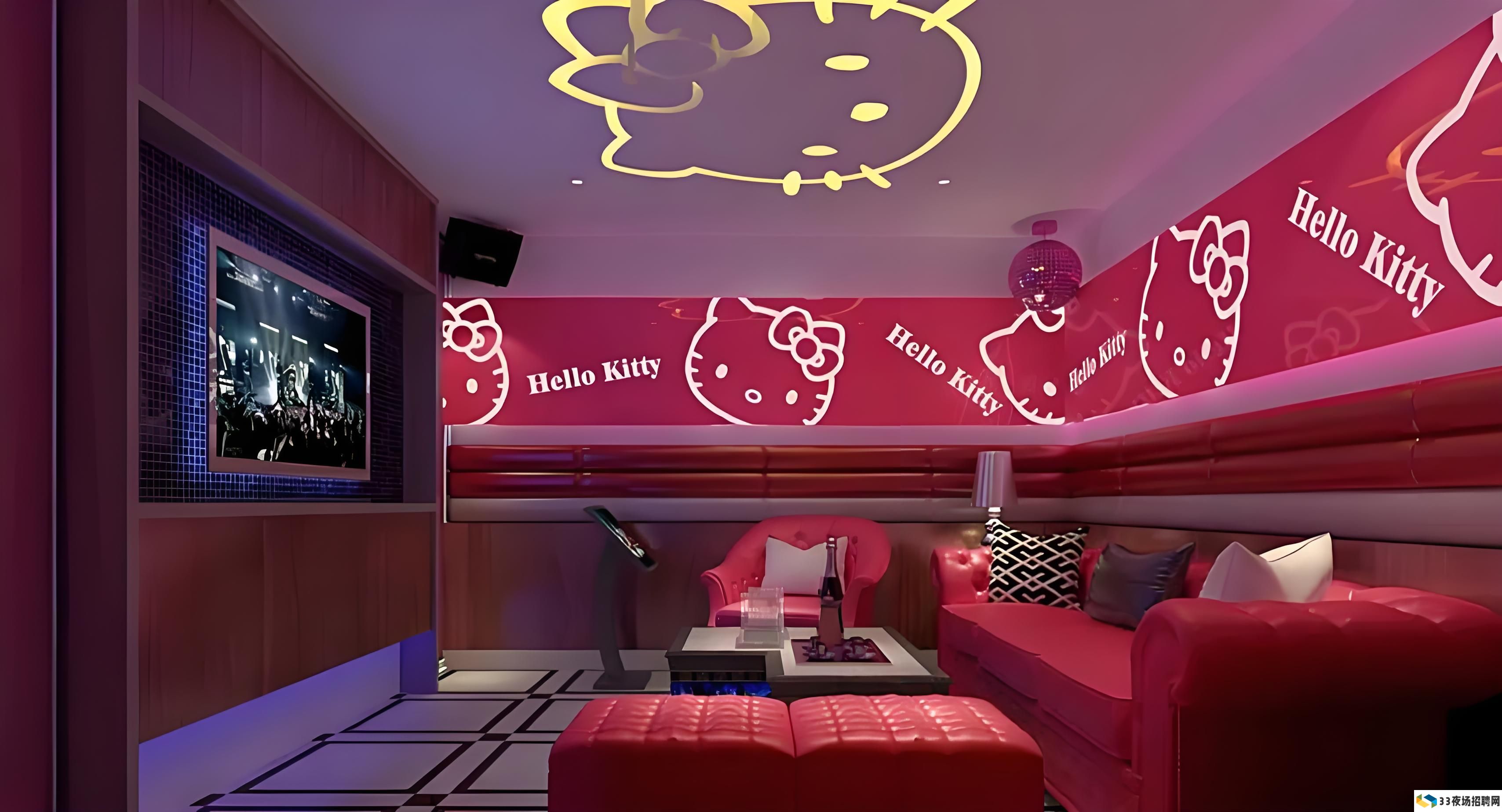 探索北京夜幕下的五家顶级酒吧：特色与玩法