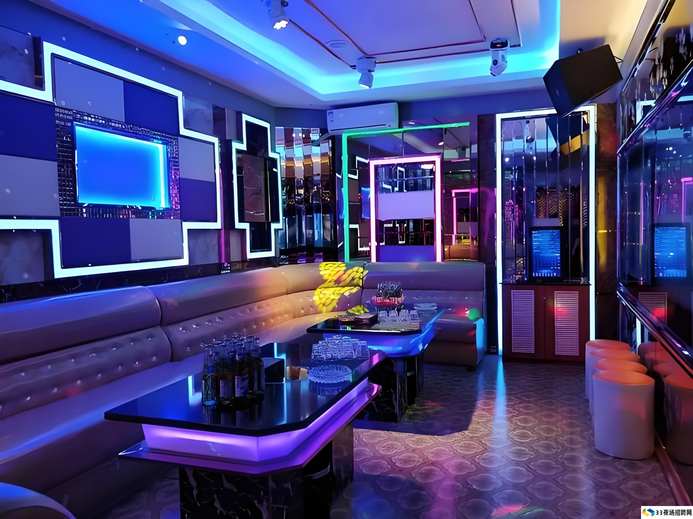 小酒馆女调酒师学徒招聘：月亮下的南锣鼓巷，在这里等你！